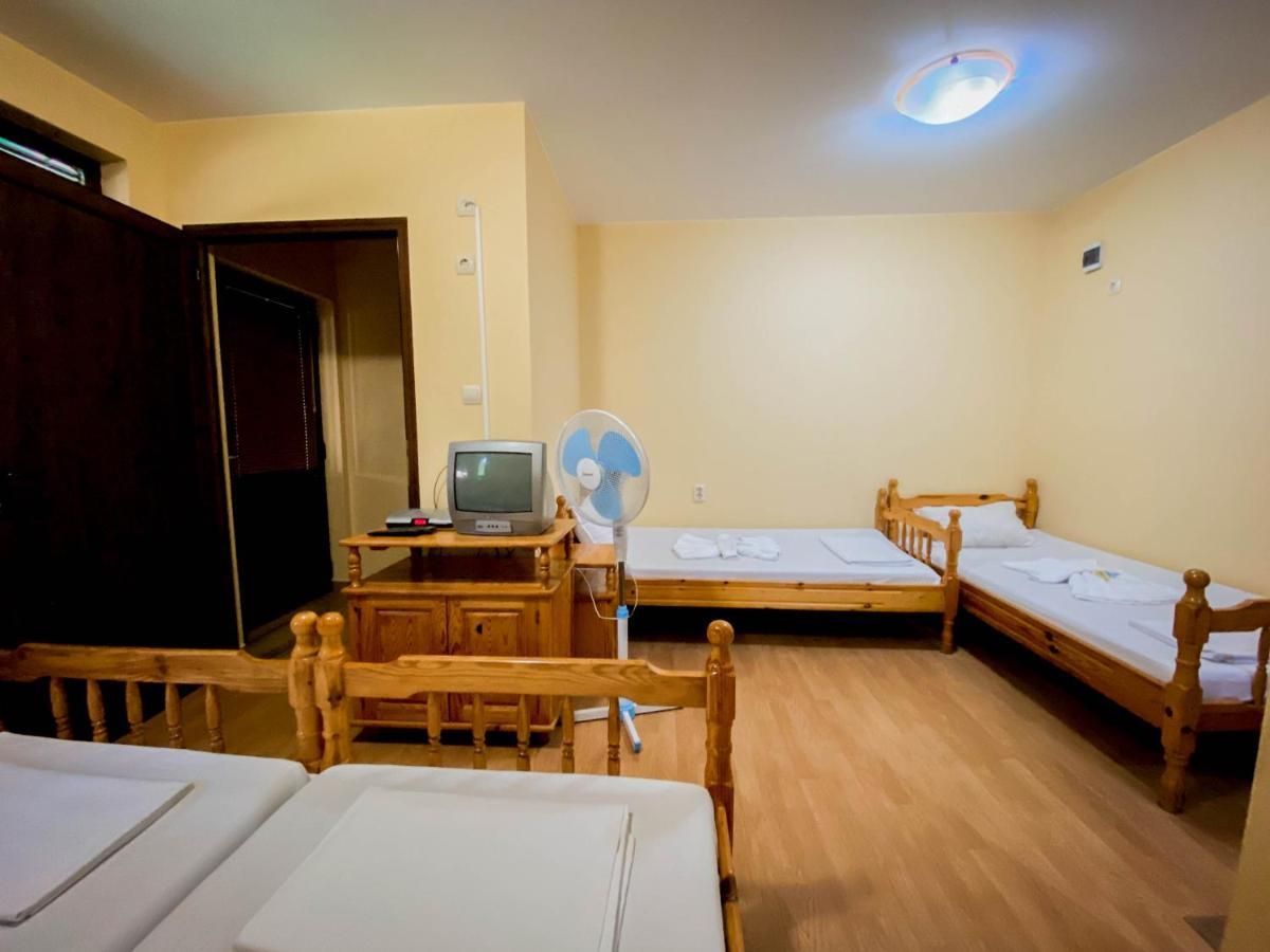 Къща За Гости "Крушунско Ханче" Krushuna Ngoại thất bức ảnh